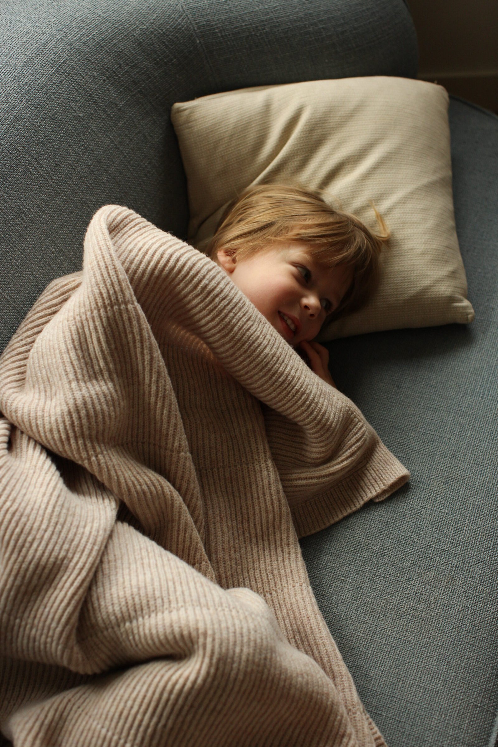 gallery image Hvid Blanket Gaston Soft Beige