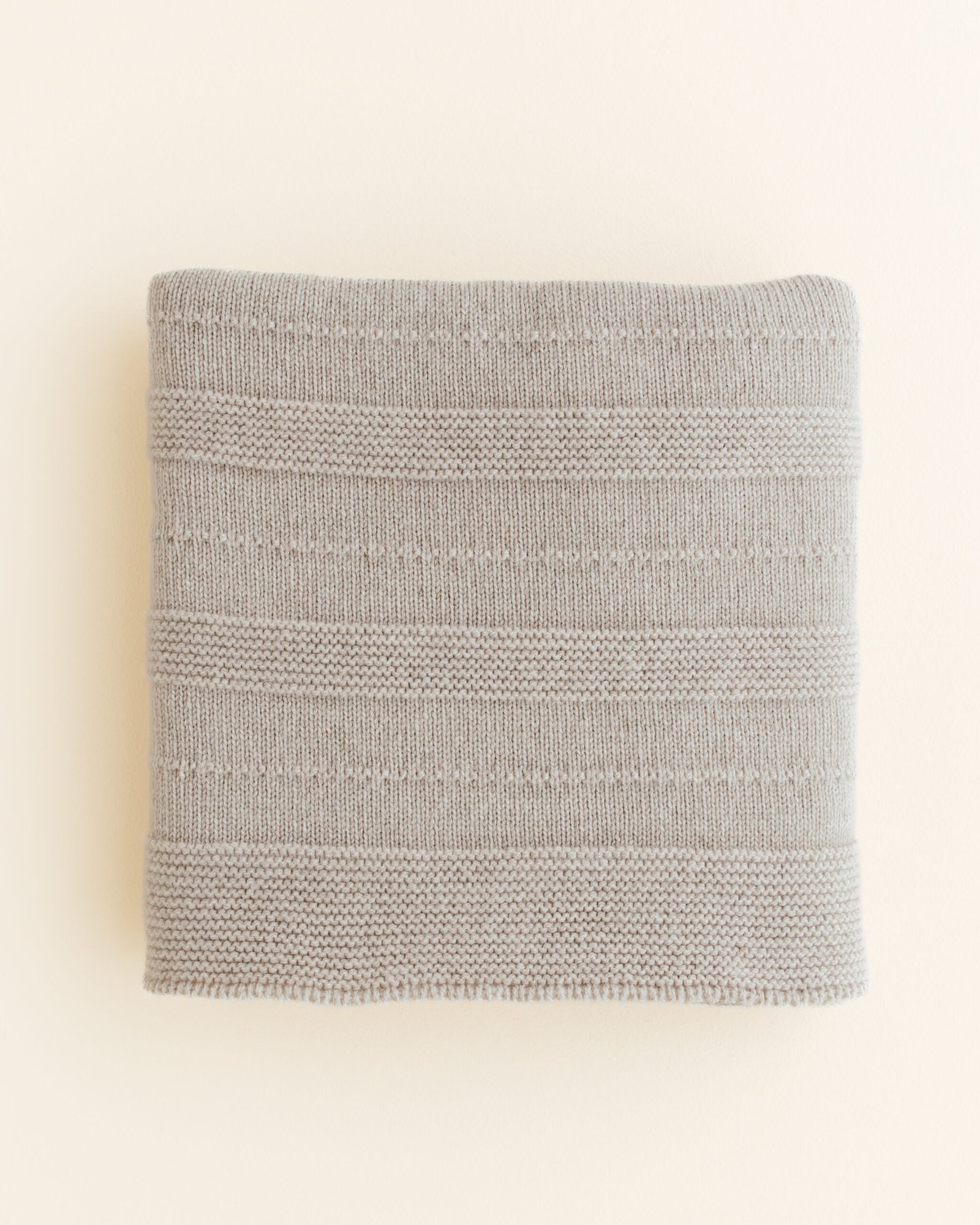 gallery image Hvid Blanket Holly | Pebble