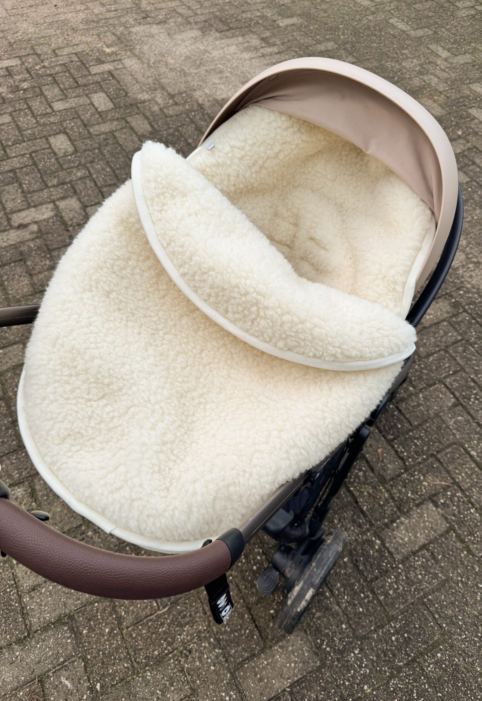 Wollen voetenzak geschikt voor autostoel en Maxi-cosi