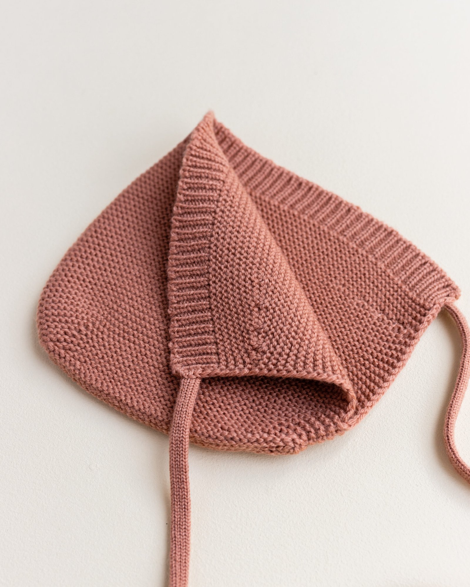 Hvid Bonnet Dolly Brick