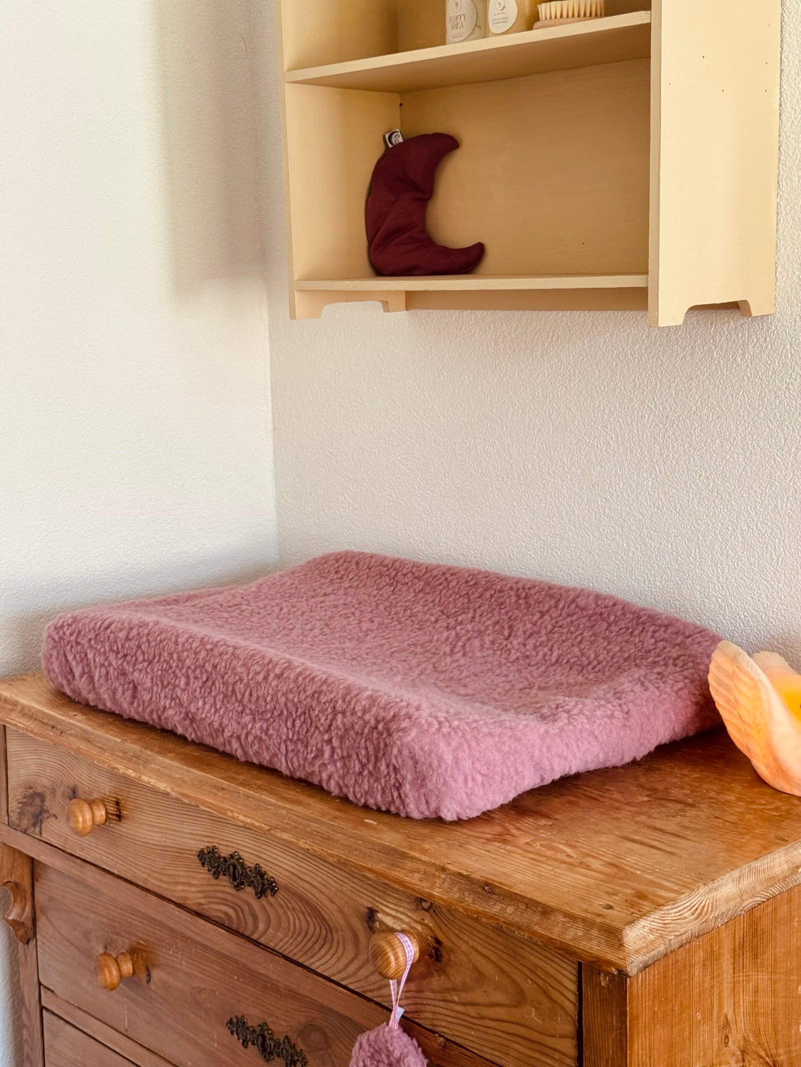 gallery image Wollen Verschoonkussenhoes Roze