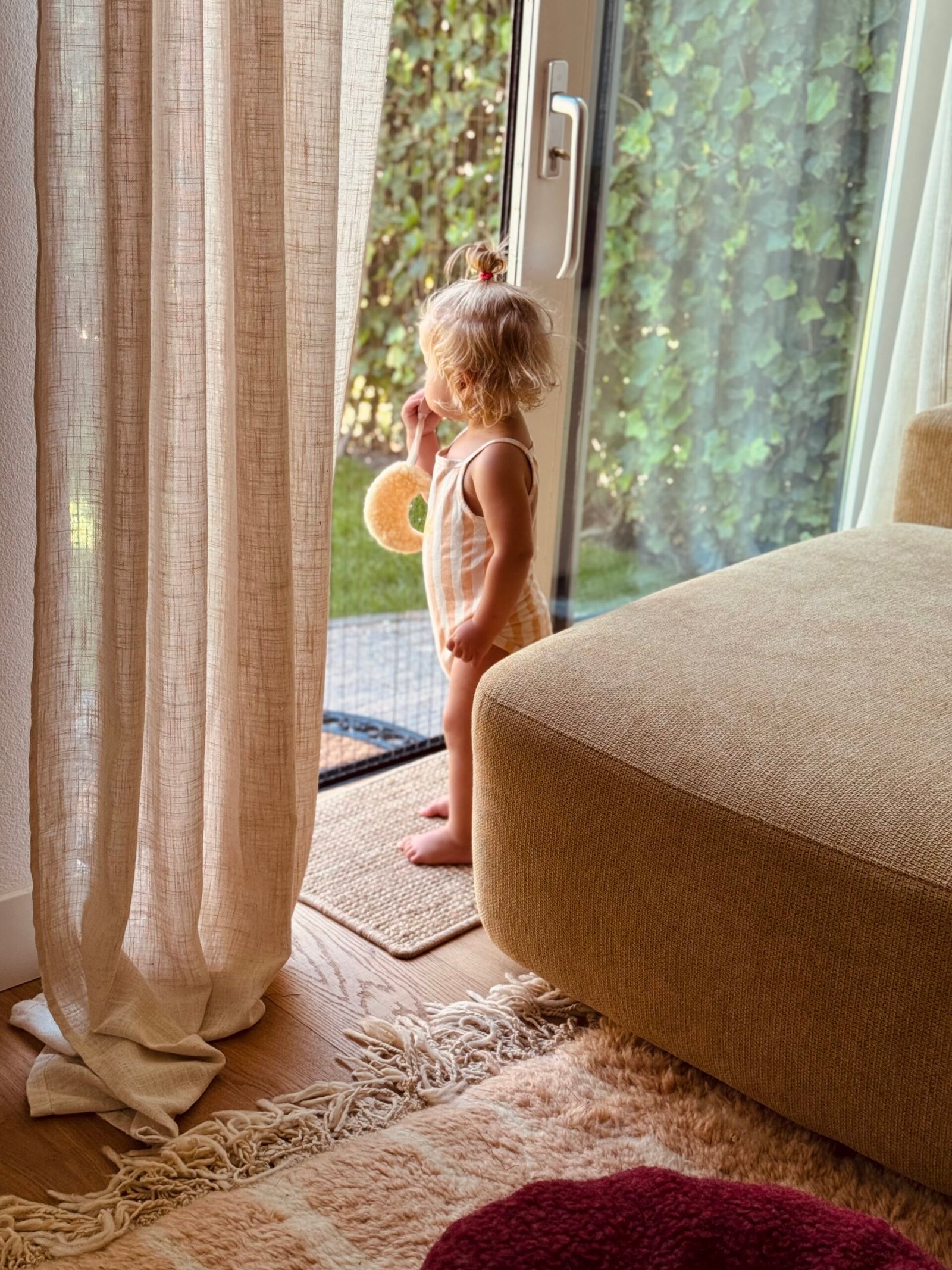 gallery image Wollen Speendoekje – Butter Yellow Moon