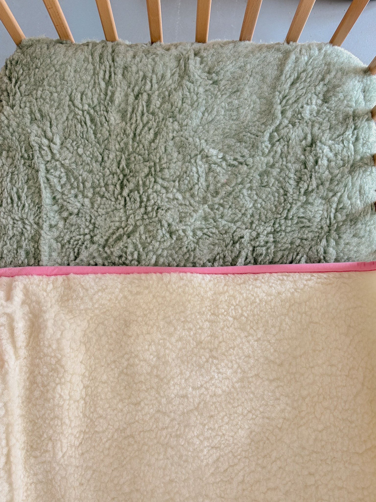 gallery image Merino Wollen Deken Bubblegum Trim