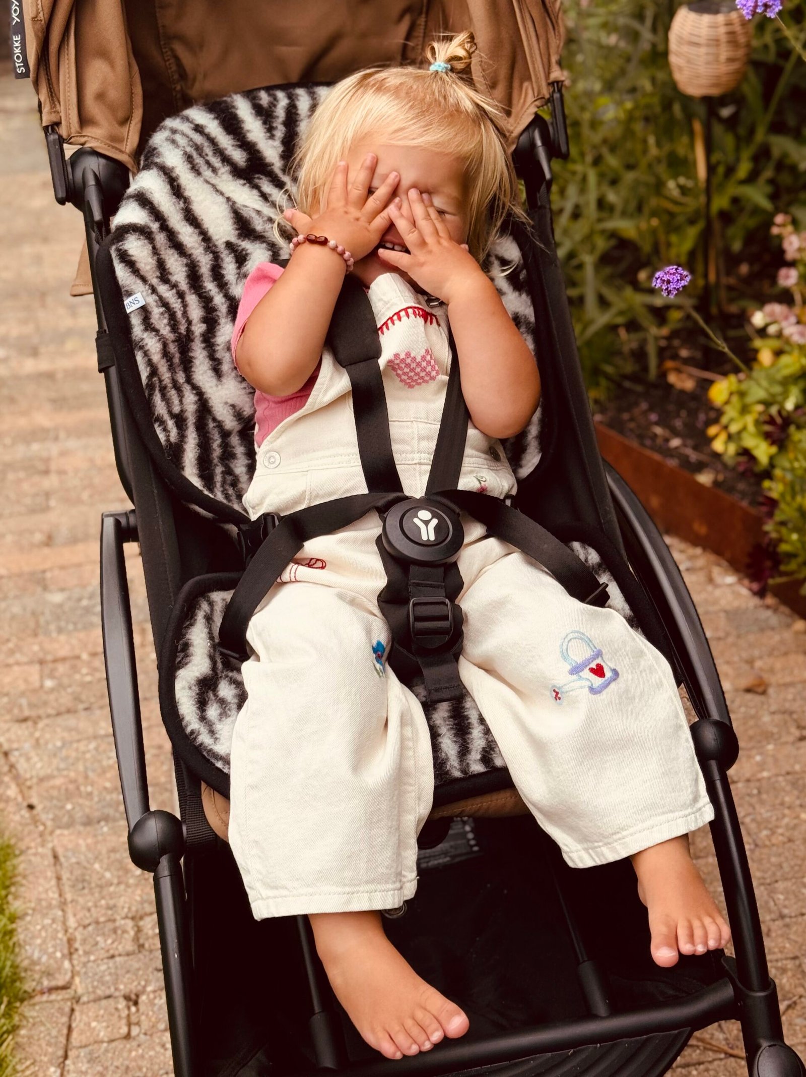 gallery image Wollen inlegger voor de buggy, autostoel en fiets! Zebraprint