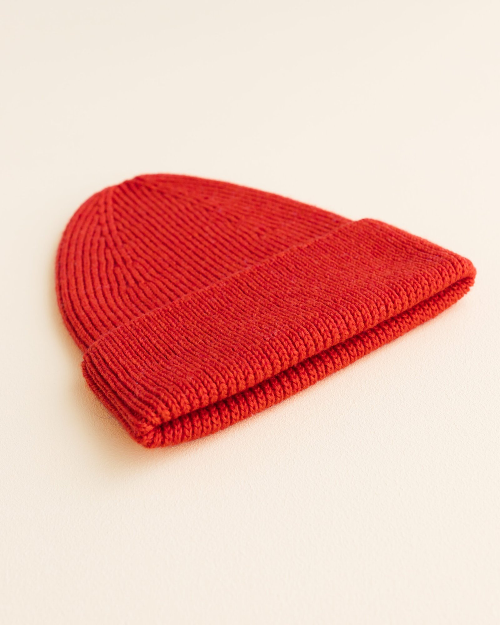 gallery image Hvid Beanie Fonzie Red