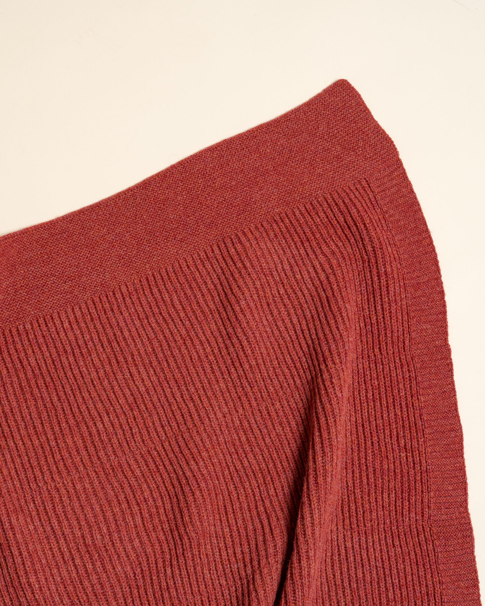 gallery image Hvid Blanket Gaston Wild Berry