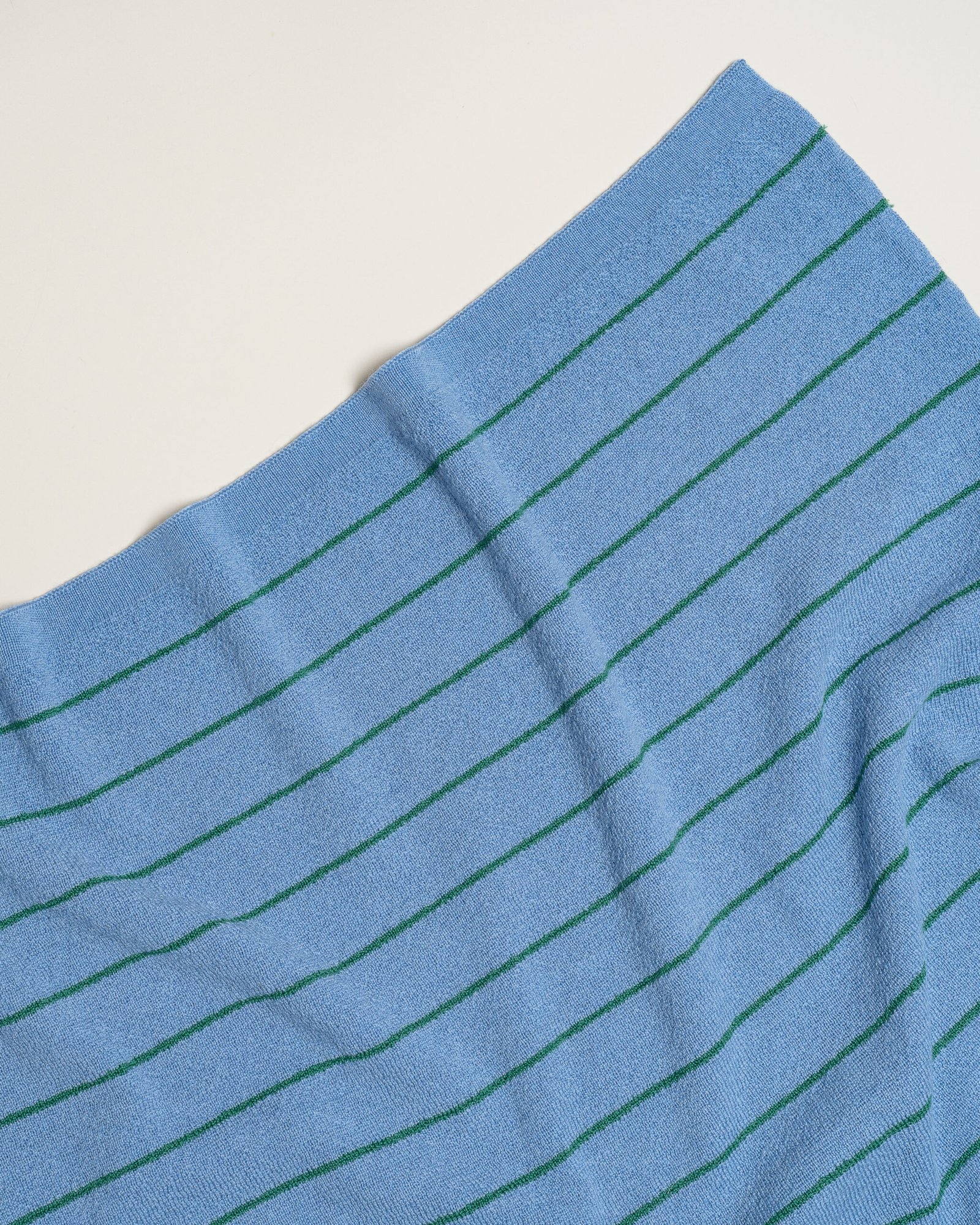 gallery image Hvid Blanket Harry Light Blue/ Grass