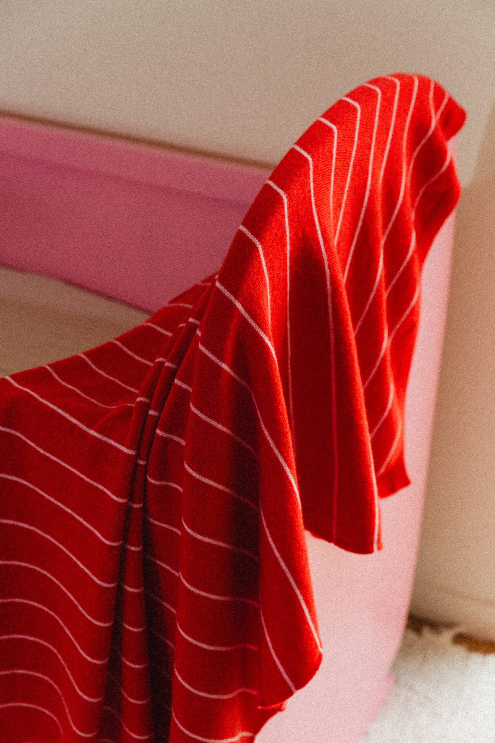gallery image Hvid Blanket Harry Red/Cotton Candy