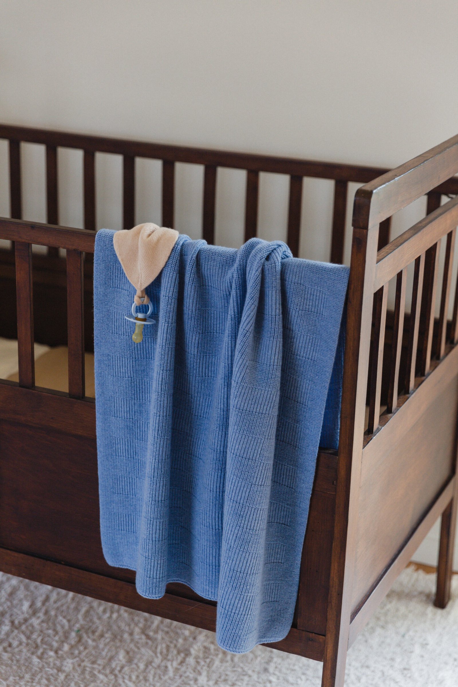 gallery image Hvid Blanket Ivy Light Blue
