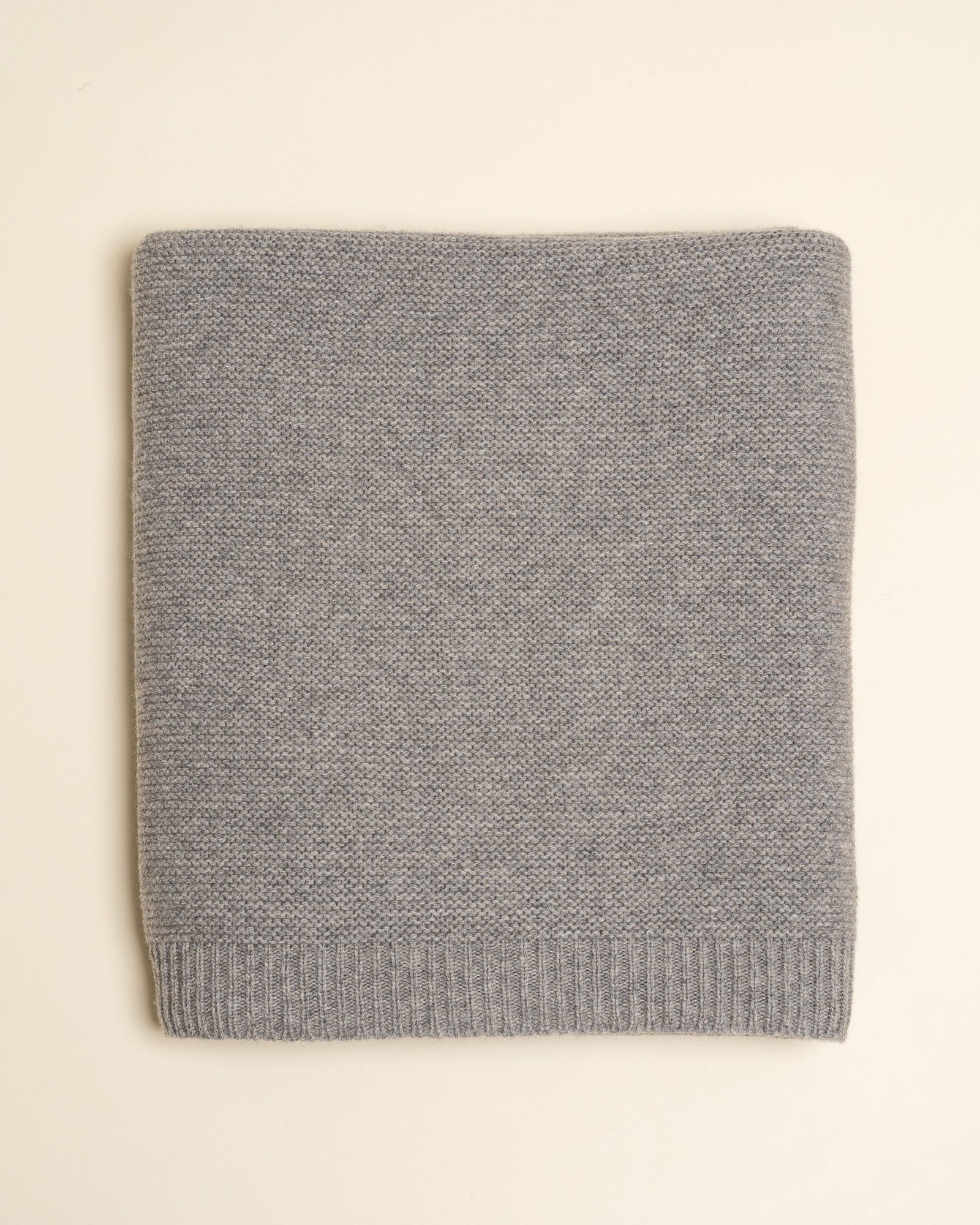 gallery image Hvid Blanket Katarina Stone (105x180cm)