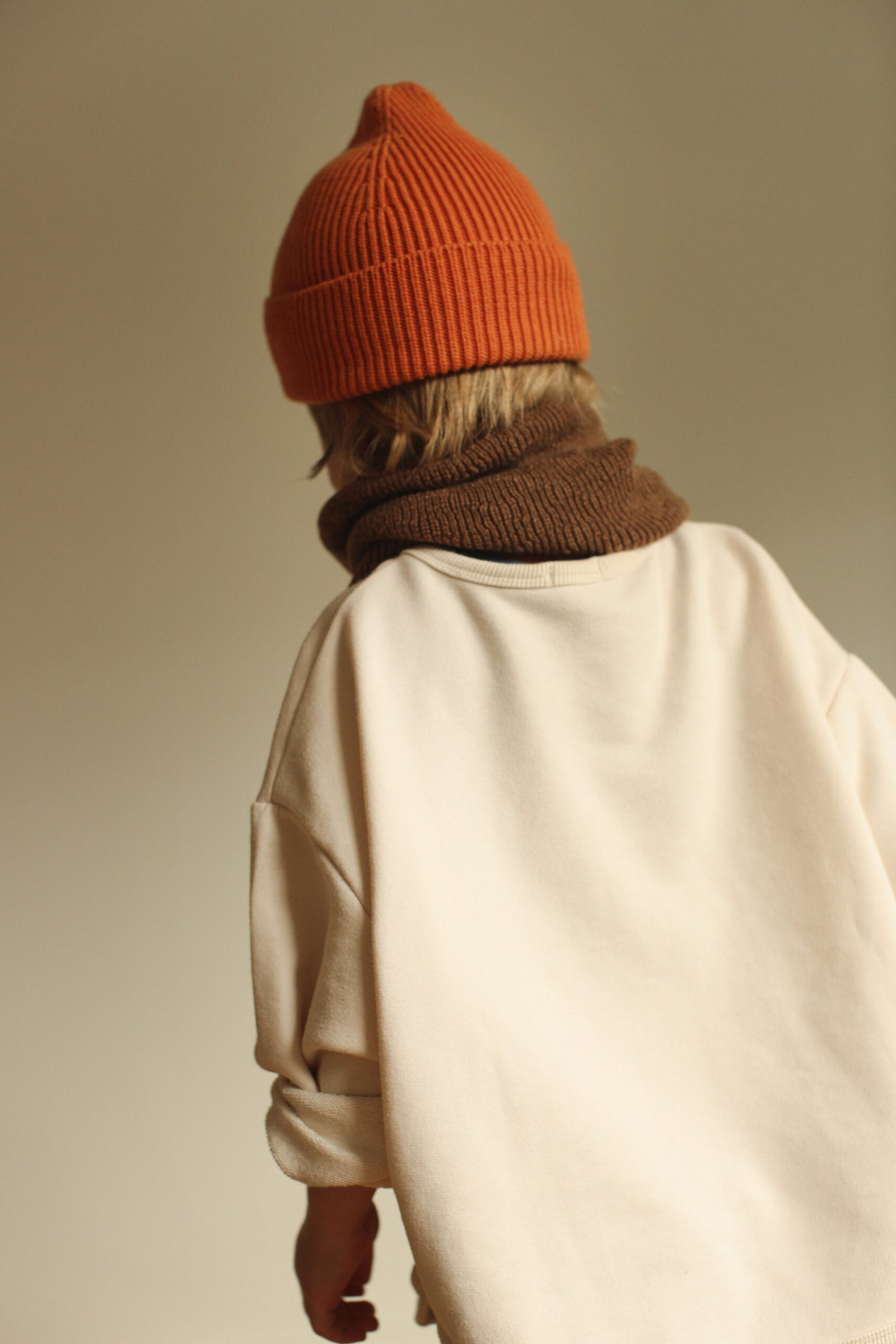 gallery image Hvid Tube Scarf Gigi Mocha