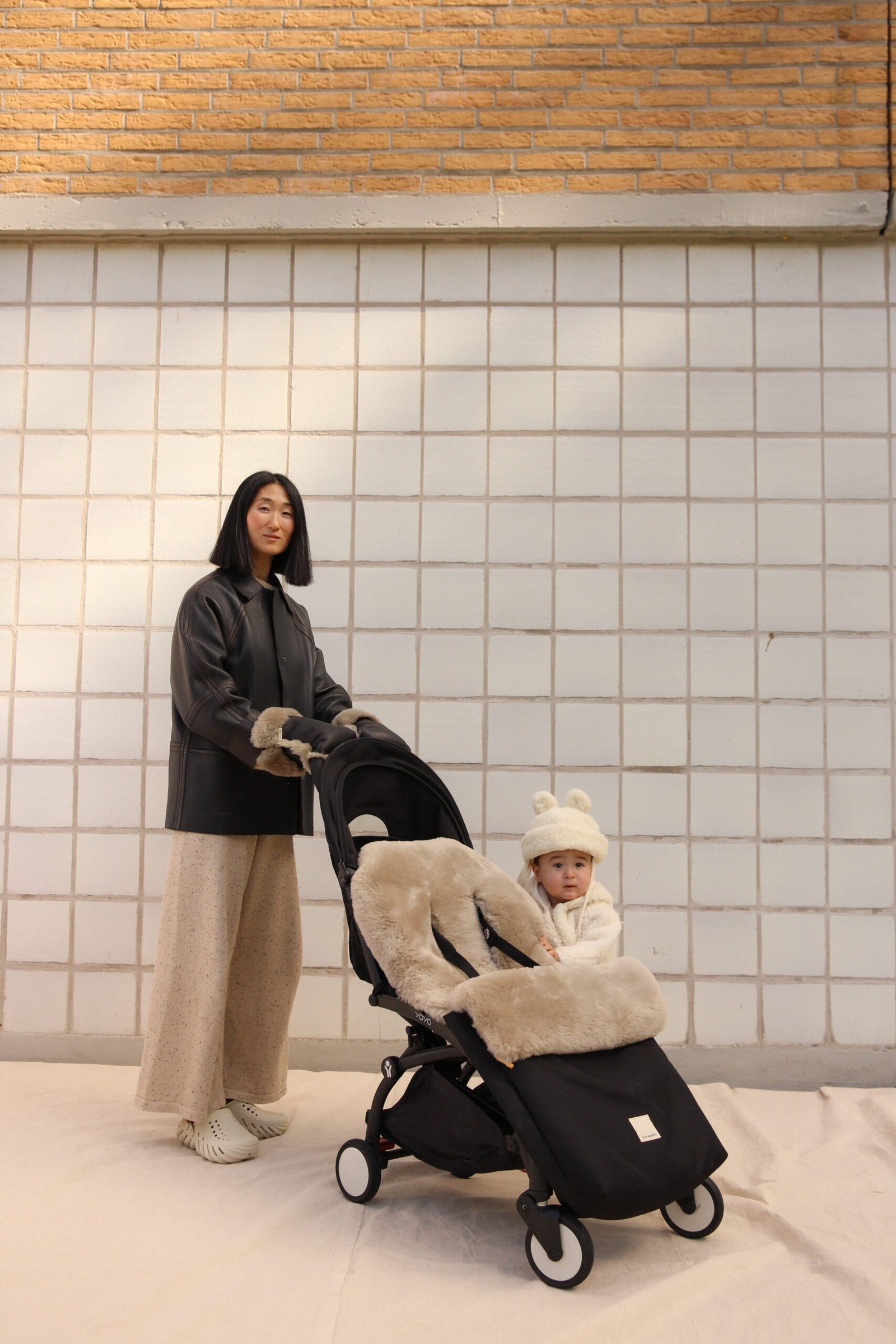gallery image Sheepskin Puffmuff – Multi Harness – Recycled – Noir+Toast