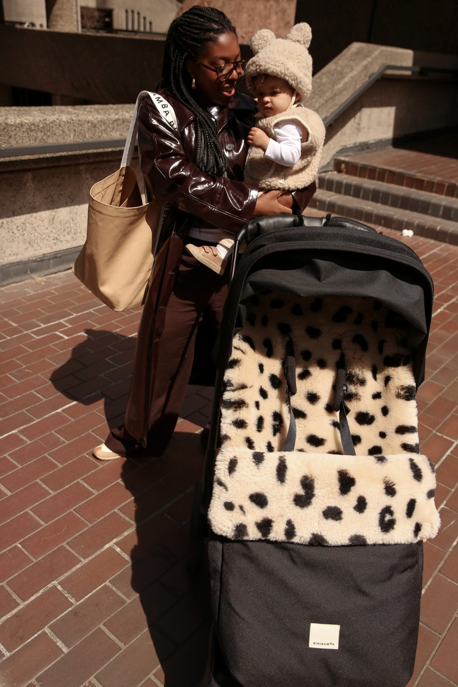 gallery image Sheepskin Puffmuff – Multi Harness – Recycled – Noir+Leopard