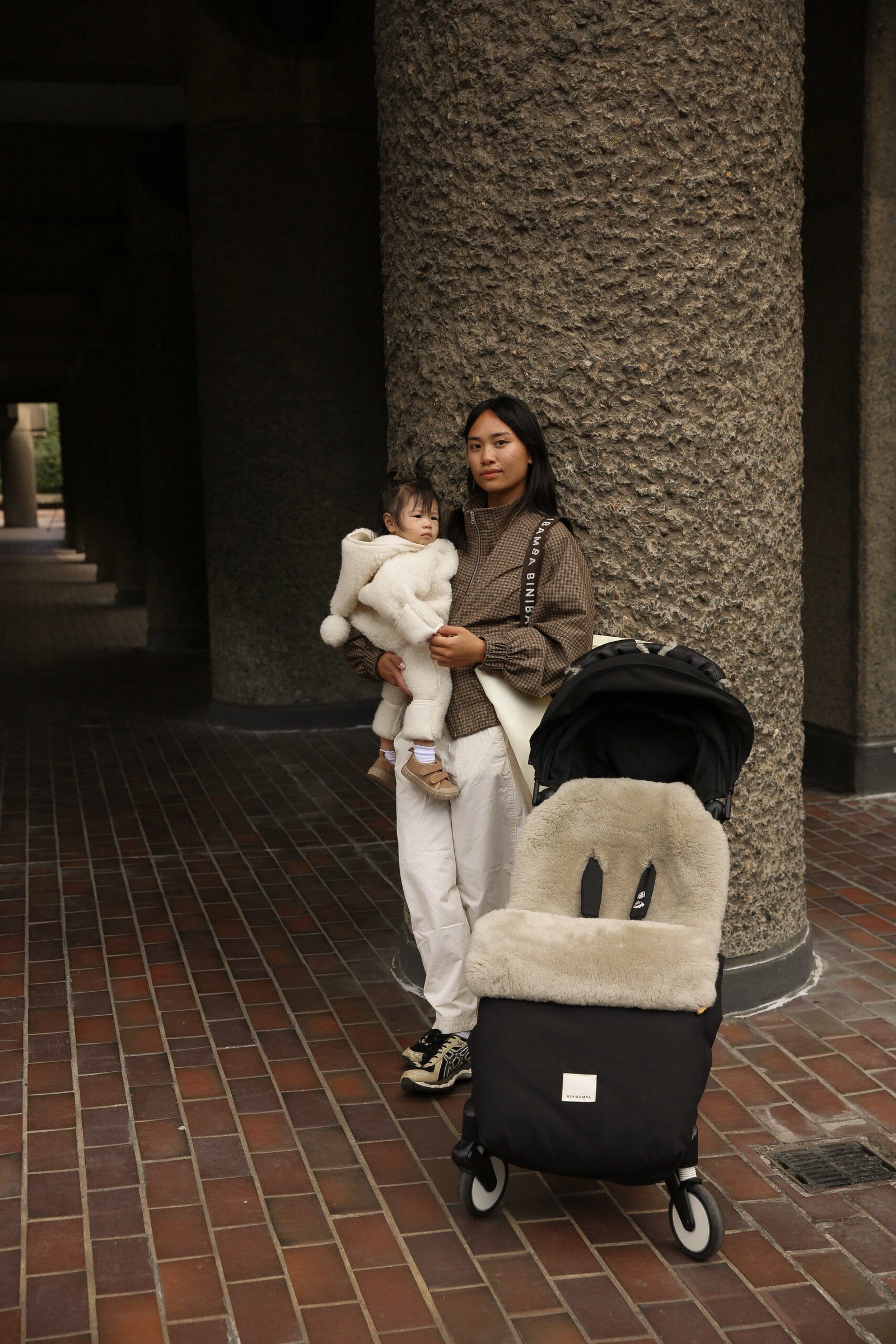 gallery image Sheepskin Puffmuff – Multi Harness – Recycled – Noir+Toast