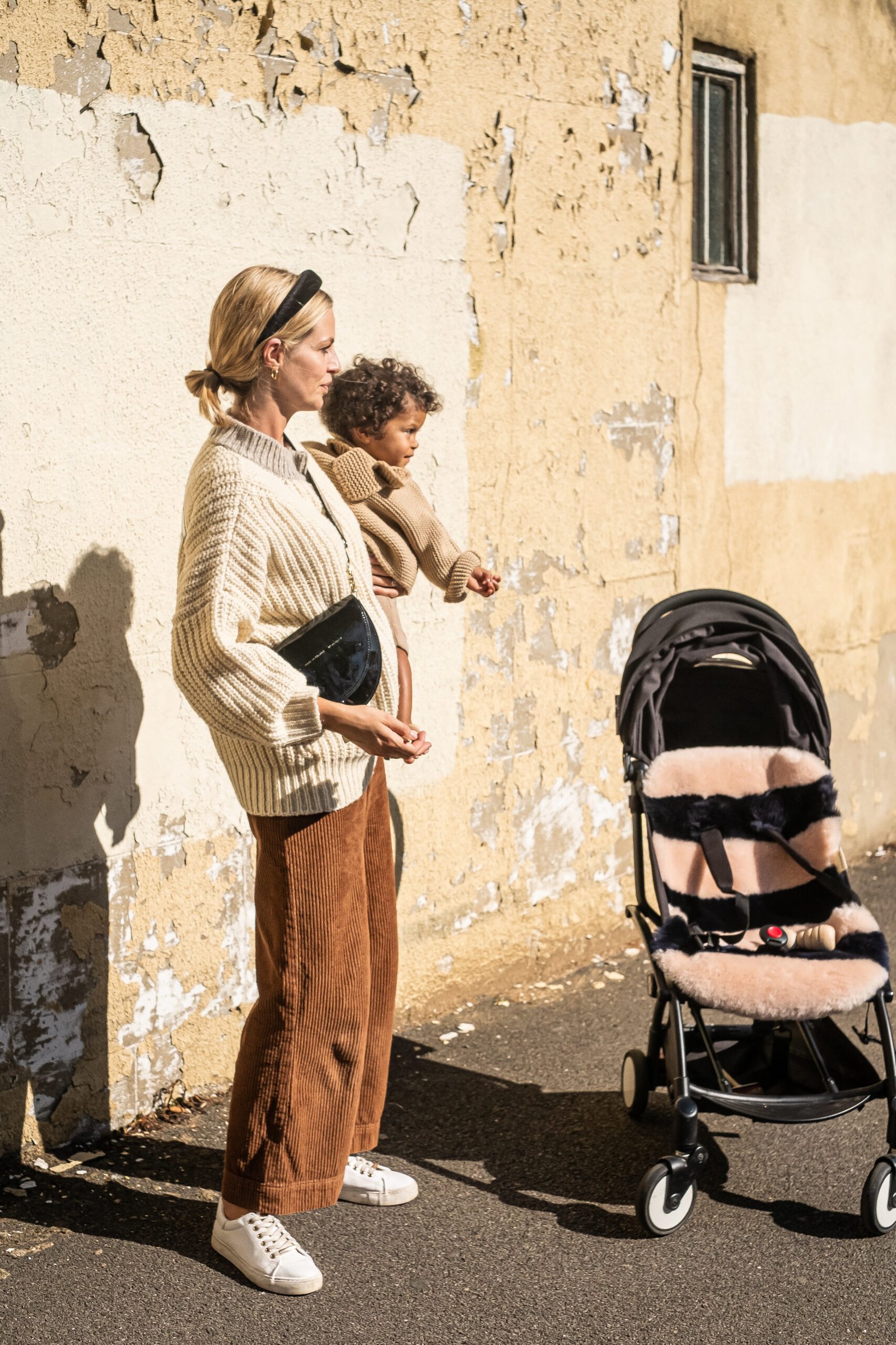 gallery image BINIBAMBA Blue Rose Stripe Snuggler®  Luxe schapenvacht buggy inleg