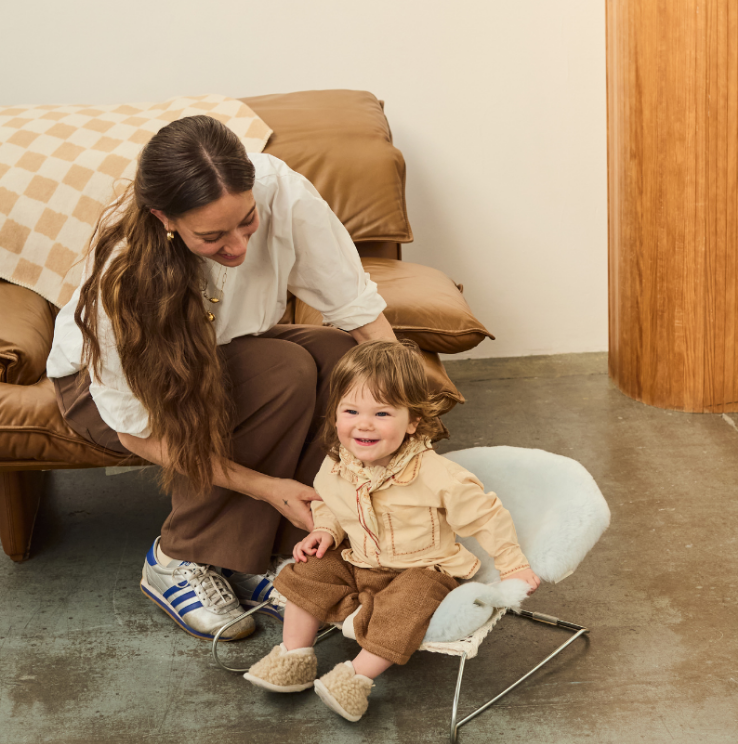 gallery image BINIBAMBA Skyblue Snuggler®  Luxe schapenvacht buggy inleg