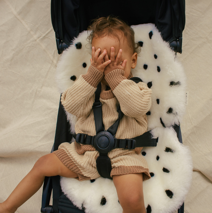 gallery image BINIBAMBA Dalmatian Snuggler®  Luxe schapenvacht buggy inleg